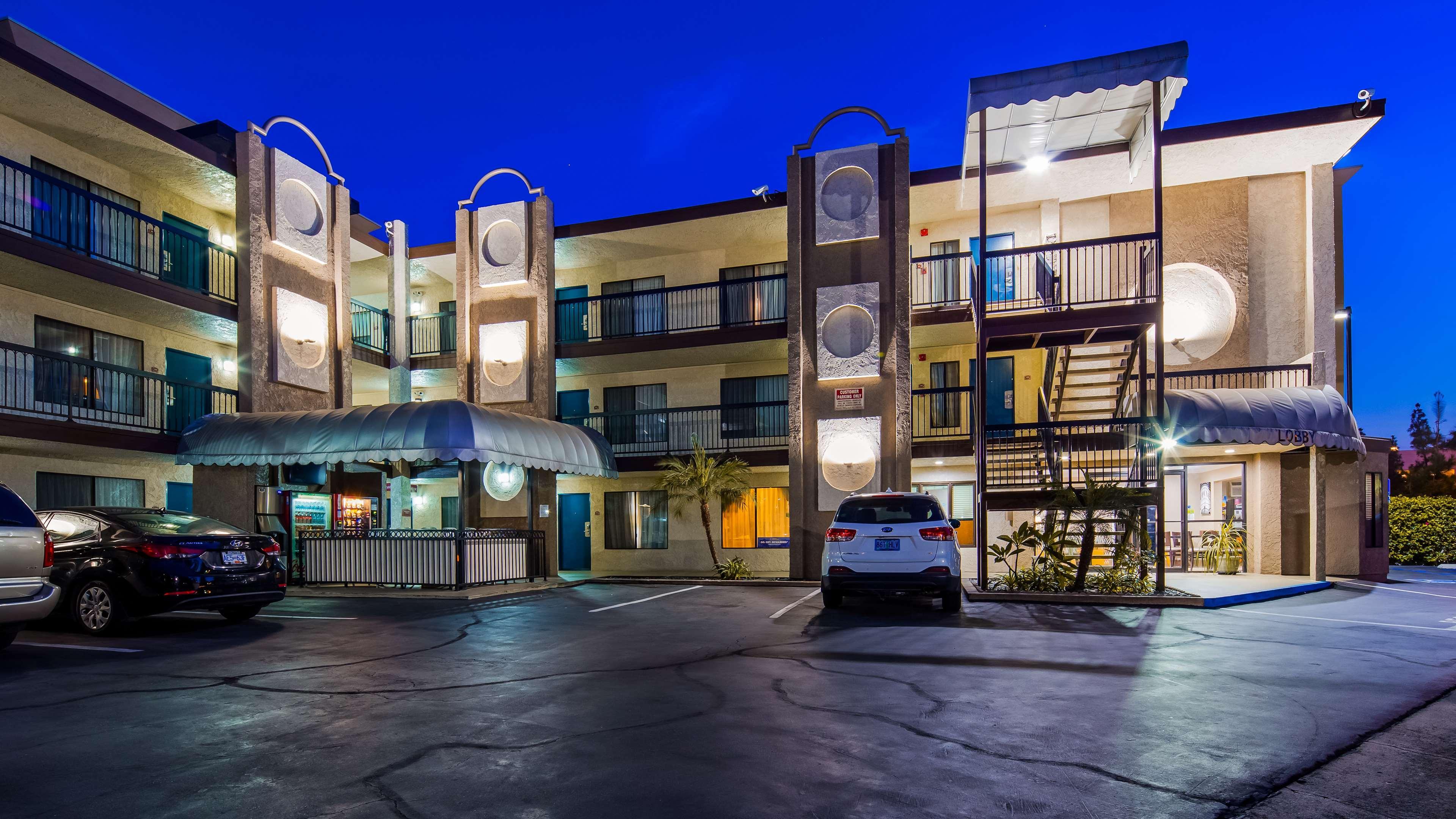 Best Western Courtesy Inn Hotel - Anaheim Resort At The Park Exteriér fotografie