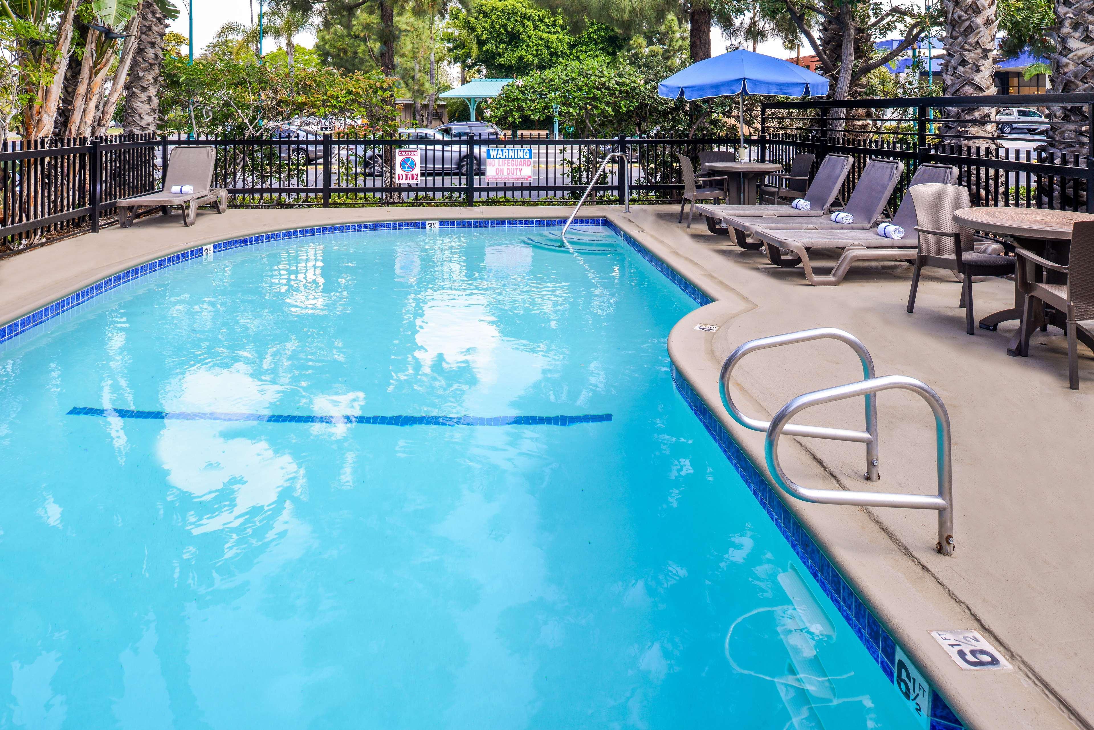 Best Western Courtesy Inn Hotel - Anaheim Resort At The Park Exteriér fotografie