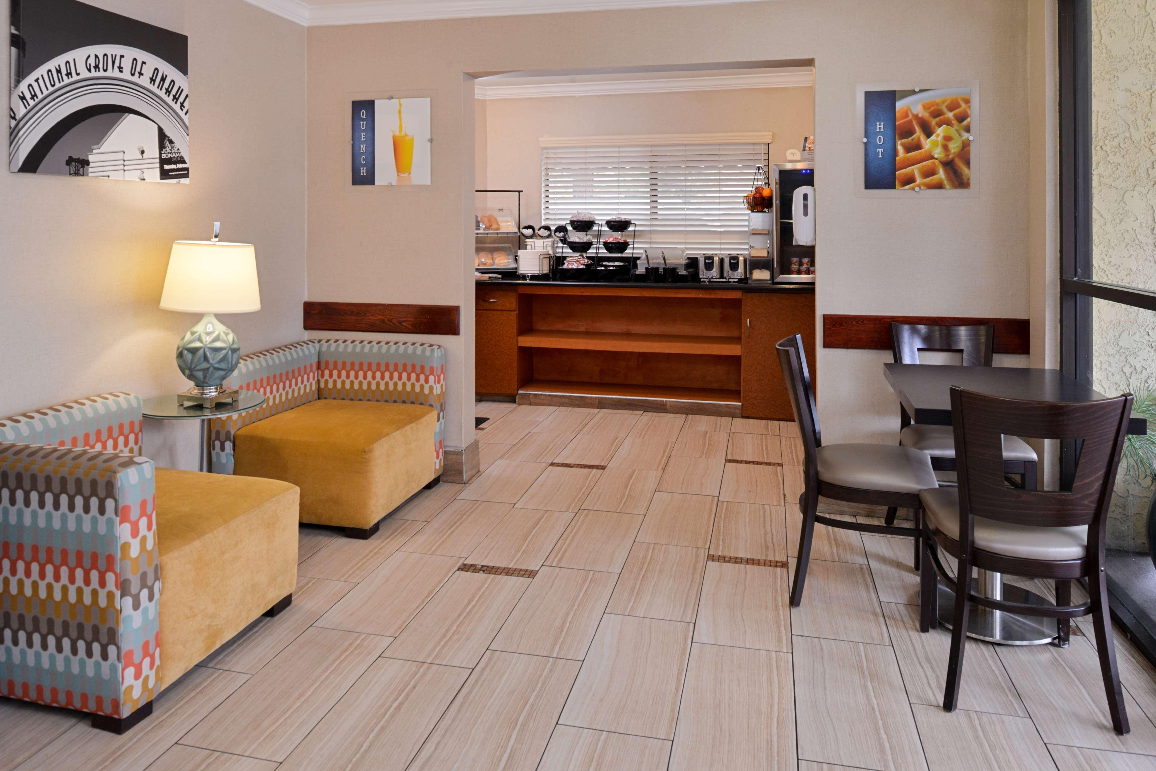 Best Western Courtesy Inn Hotel - Anaheim Resort At The Park Exteriér fotografie