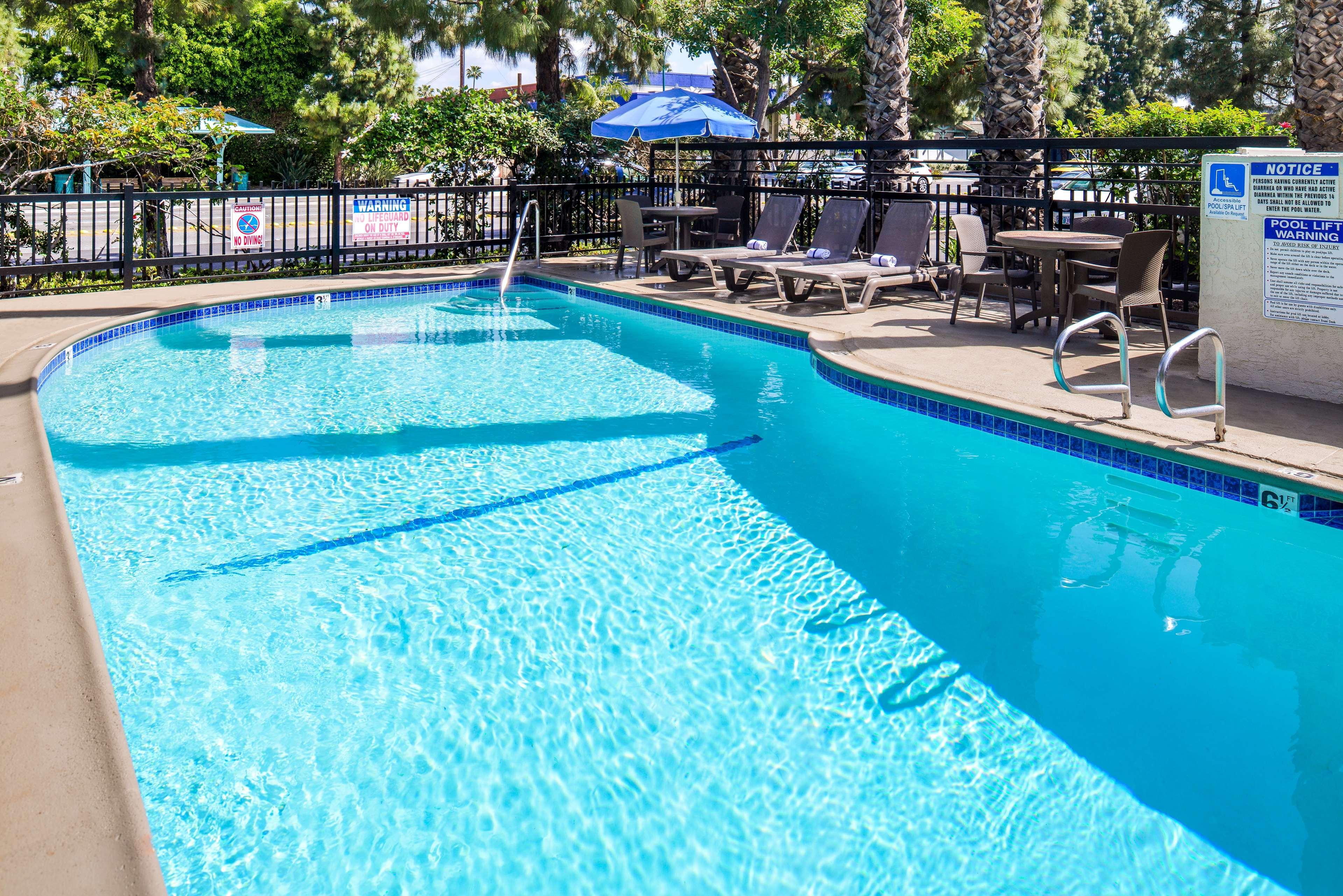 Best Western Courtesy Inn Hotel - Anaheim Resort At The Park Exteriér fotografie