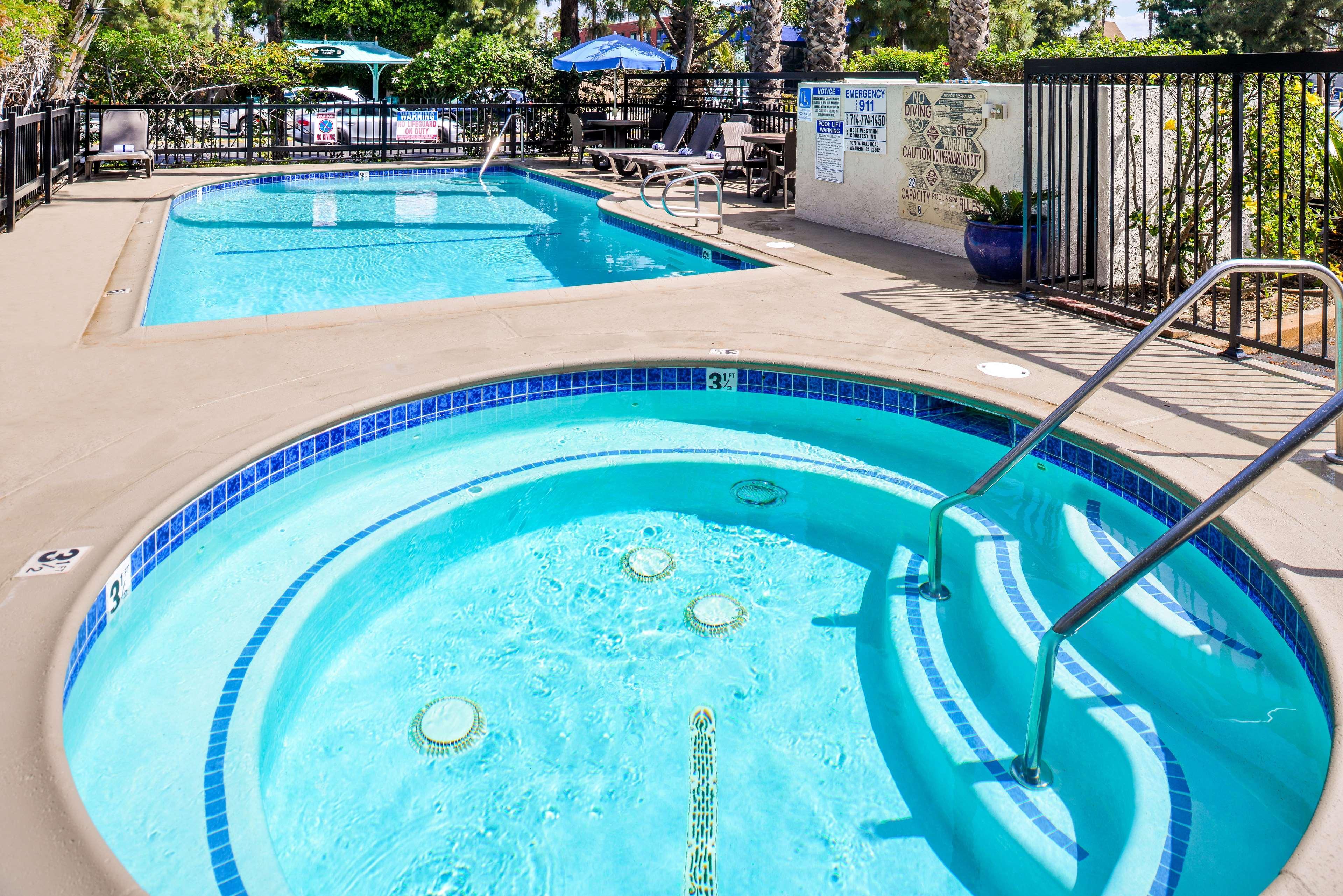 Best Western Courtesy Inn Hotel - Anaheim Resort At The Park Exteriér fotografie