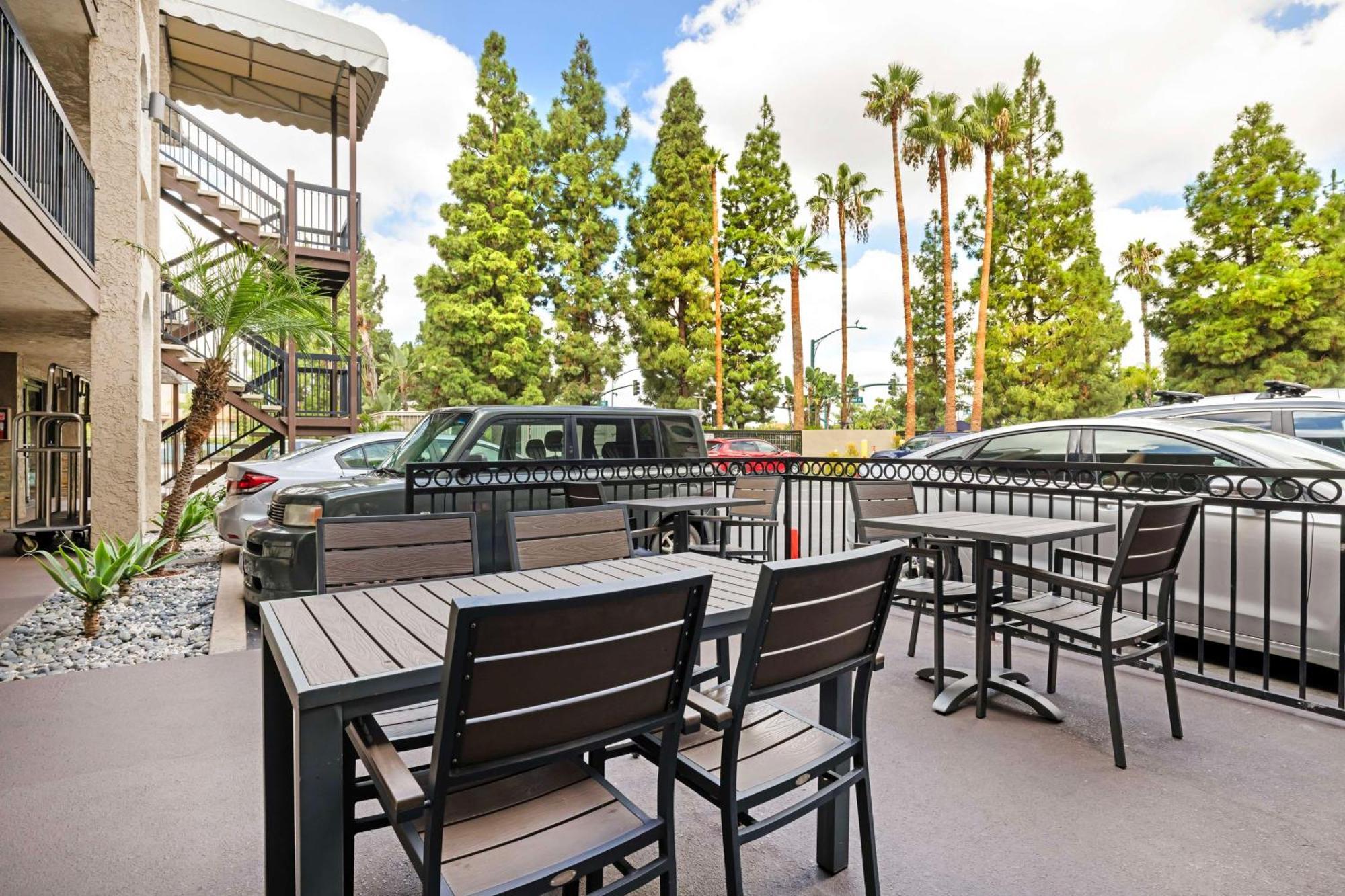 Best Western Courtesy Inn Hotel - Anaheim Resort At The Park Exteriér fotografie