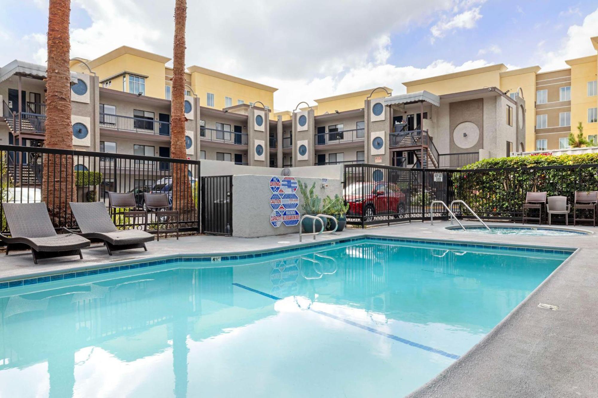 Best Western Courtesy Inn Hotel - Anaheim Resort At The Park Exteriér fotografie